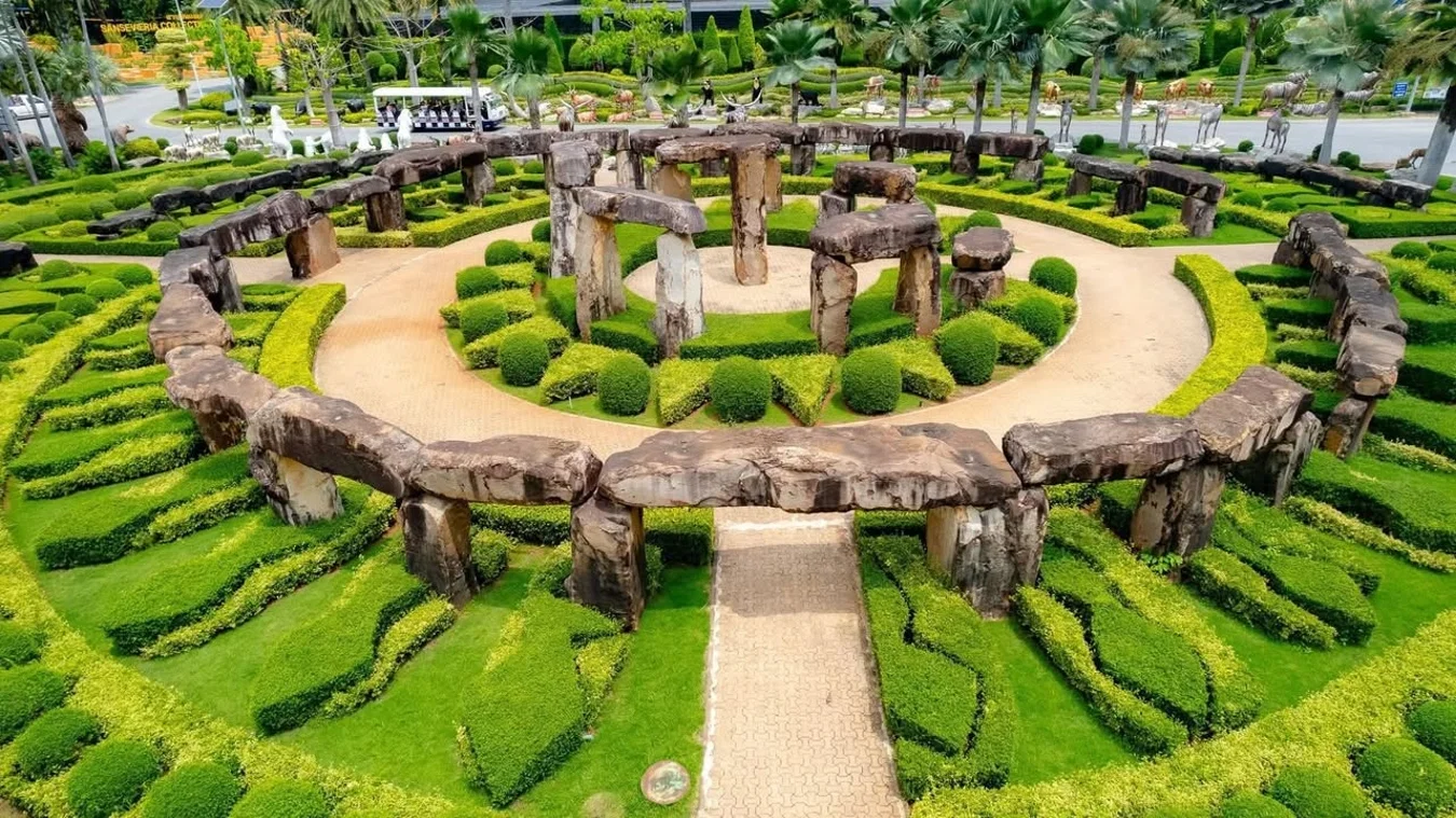 Nong Nooch y show de serpientes