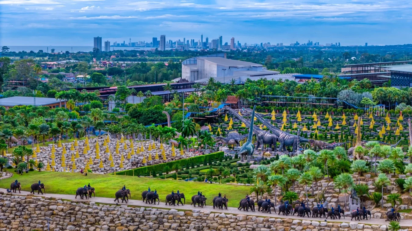 Nong Nooch y show de serpientes